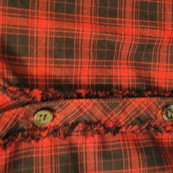 Women's Eddie Bauer button front Top - Picture 3 of 10